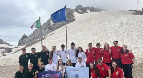 Whole team photo on Marmolada